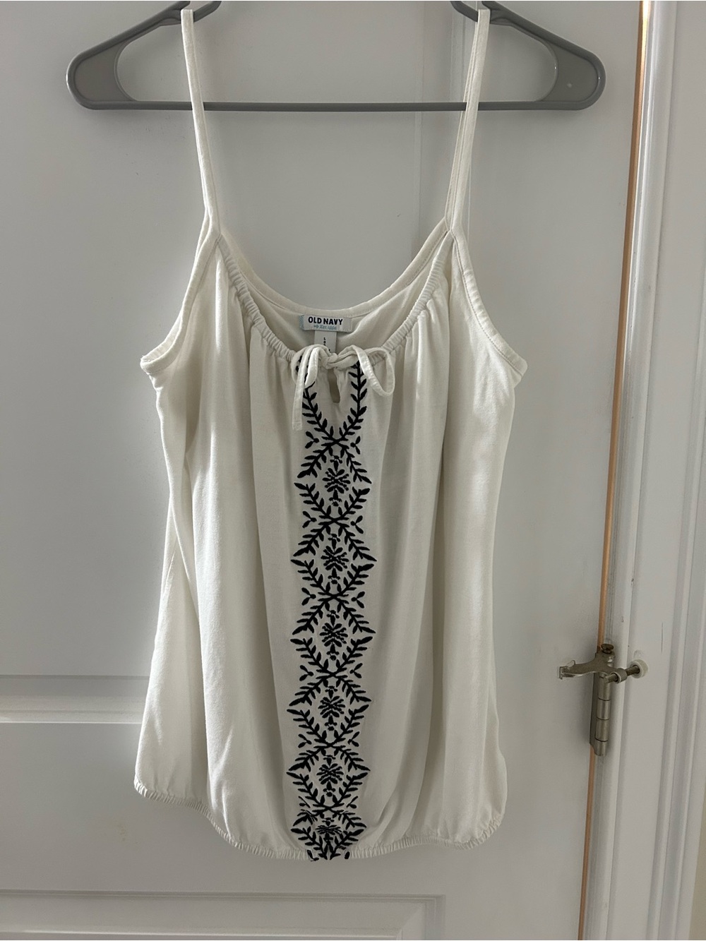 Old Navy white embroidered tank